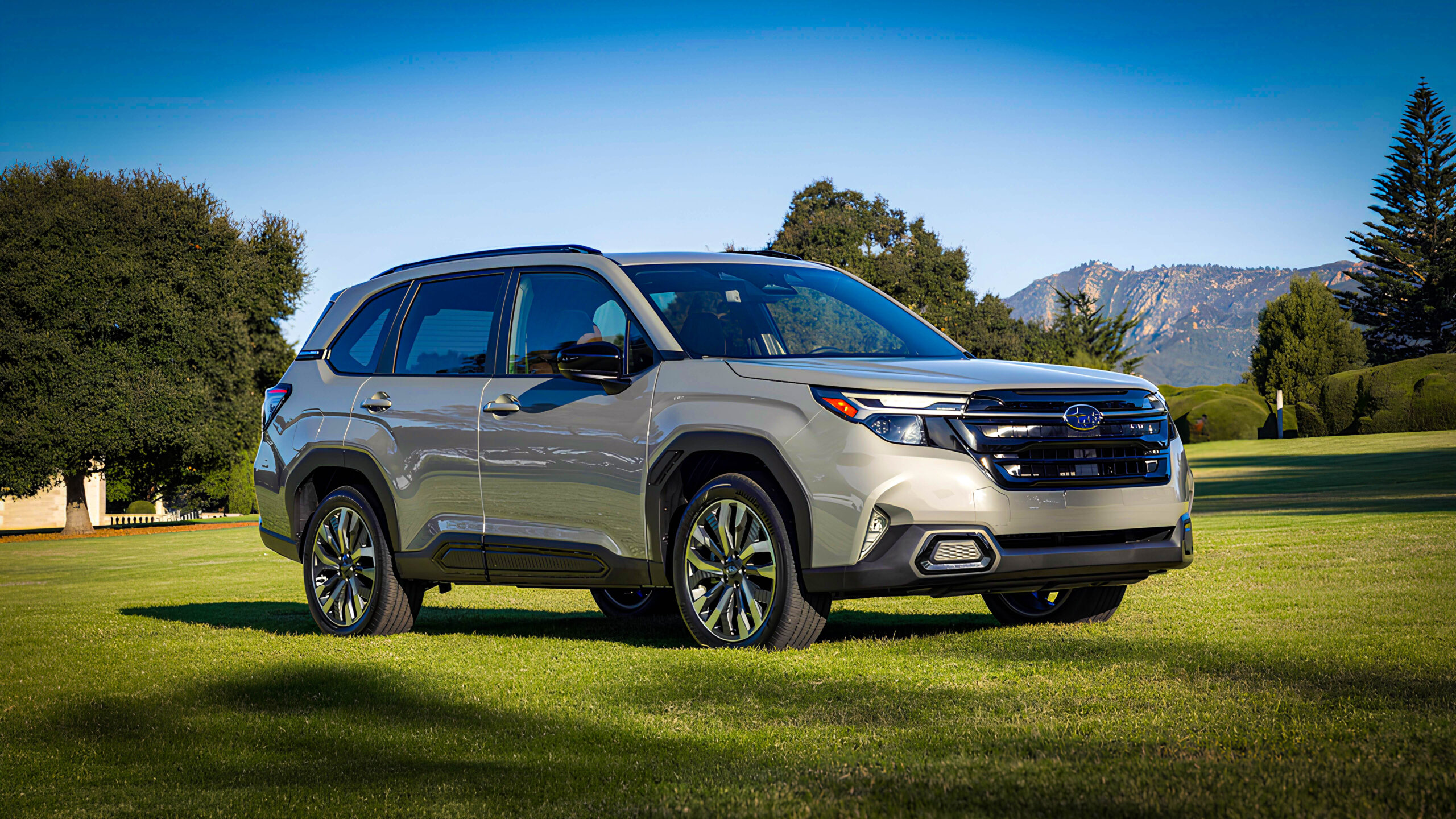 Subaru new Forester 2025